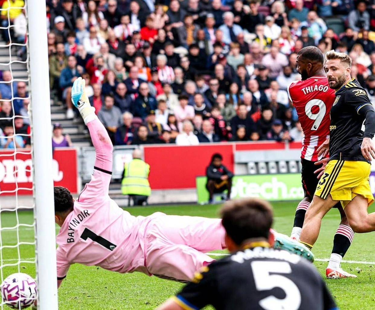 星空体育-英超今晚走向成谜;曼联完成体检;气氛紧张;训练强度明显提升的简单介绍