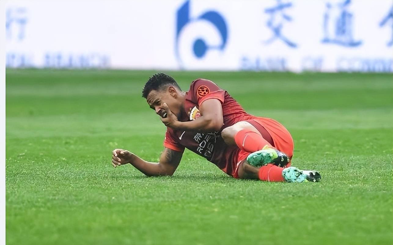 星空体育-今晚体能课后，托特纳姆外线爆发备战中超，媒体盛赞，阵容厚度经受考验的简单介绍